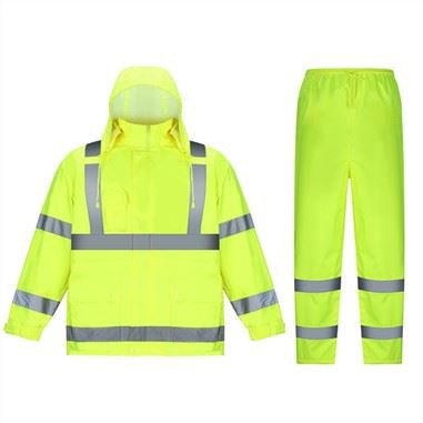 Reflektierender Regenmantel